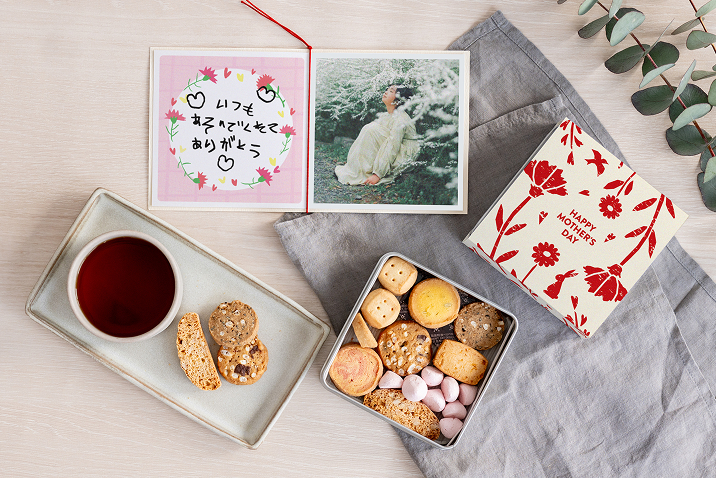 クッキーアソート缶＆紅茶とフォトギフトのセット